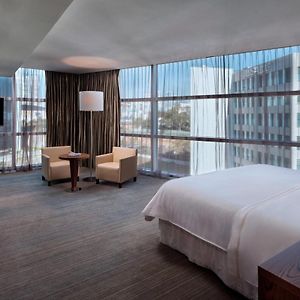 Club Corner Club lounge access Larger Guest room 1 King