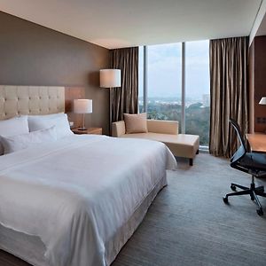 Club lounge access Guest room 1 King High floor
